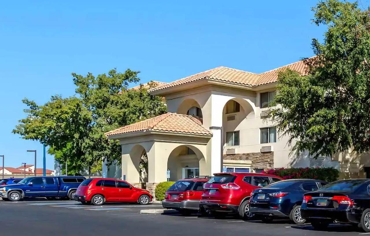 Comfort Inn & Suites Phoenix North - Deer Valley Esterno foto