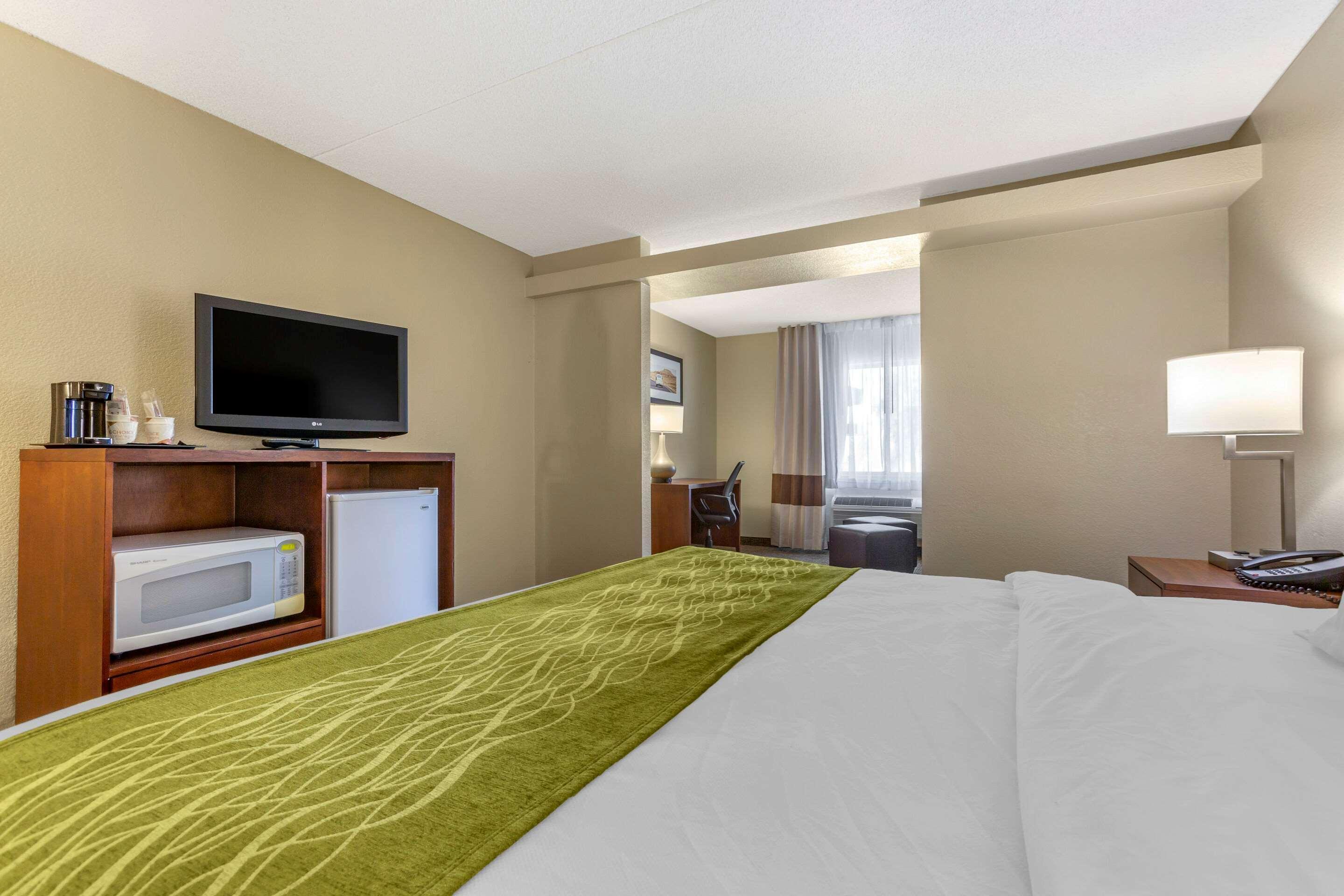 Comfort Inn & Suites Phoenix North - Deer Valley Esterno foto