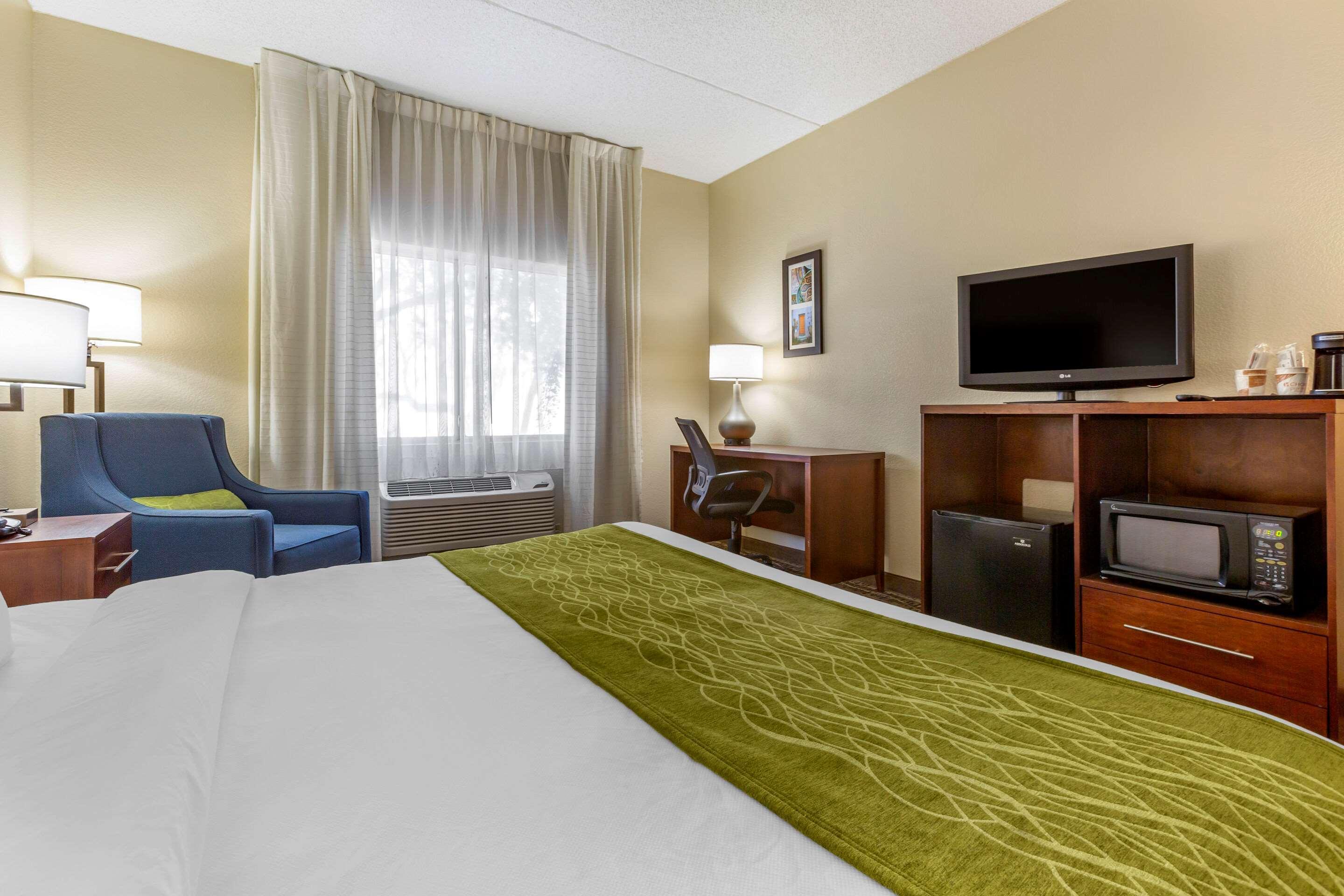 Comfort Inn & Suites Phoenix North - Deer Valley Esterno foto