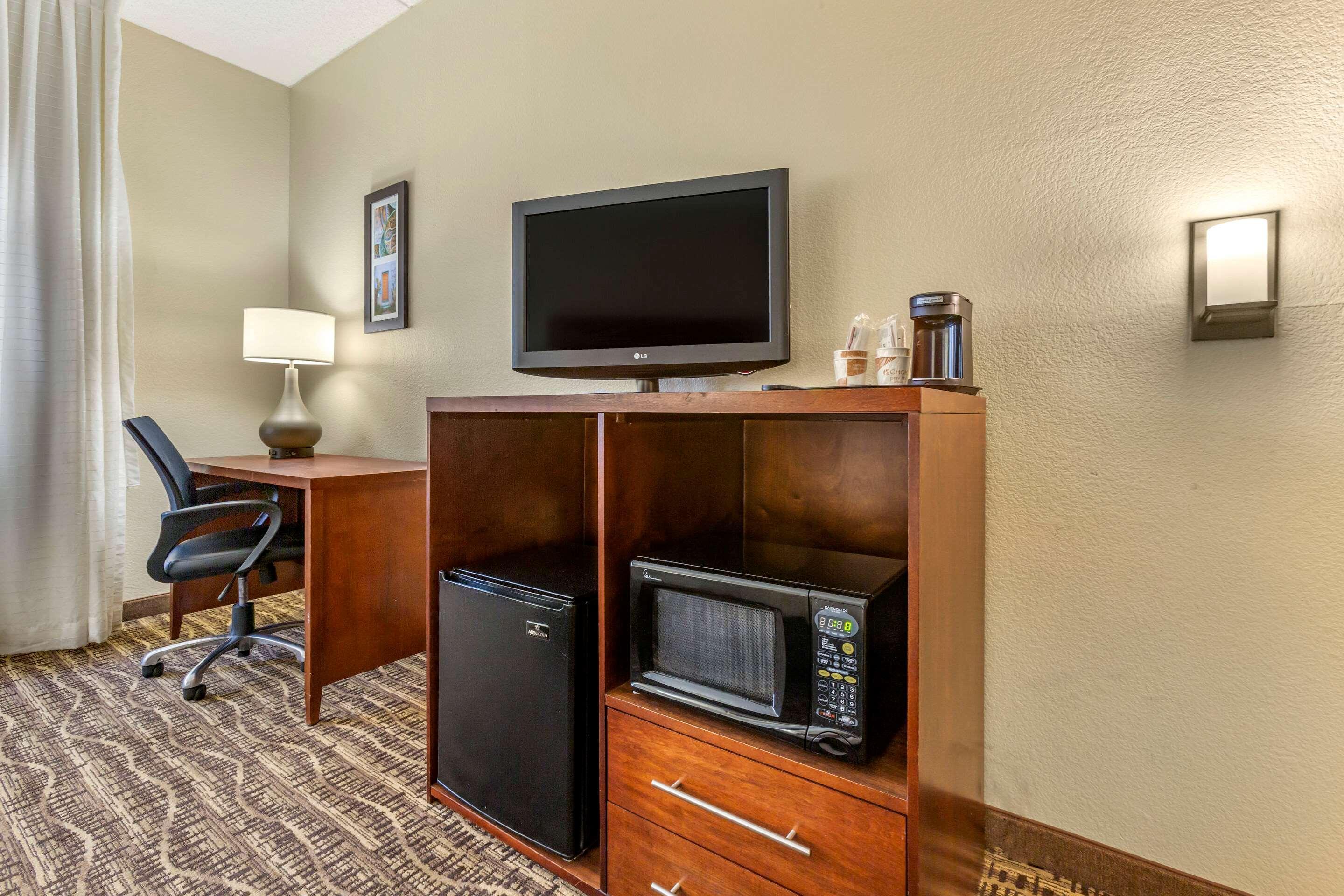 Comfort Inn & Suites Phoenix North - Deer Valley Esterno foto