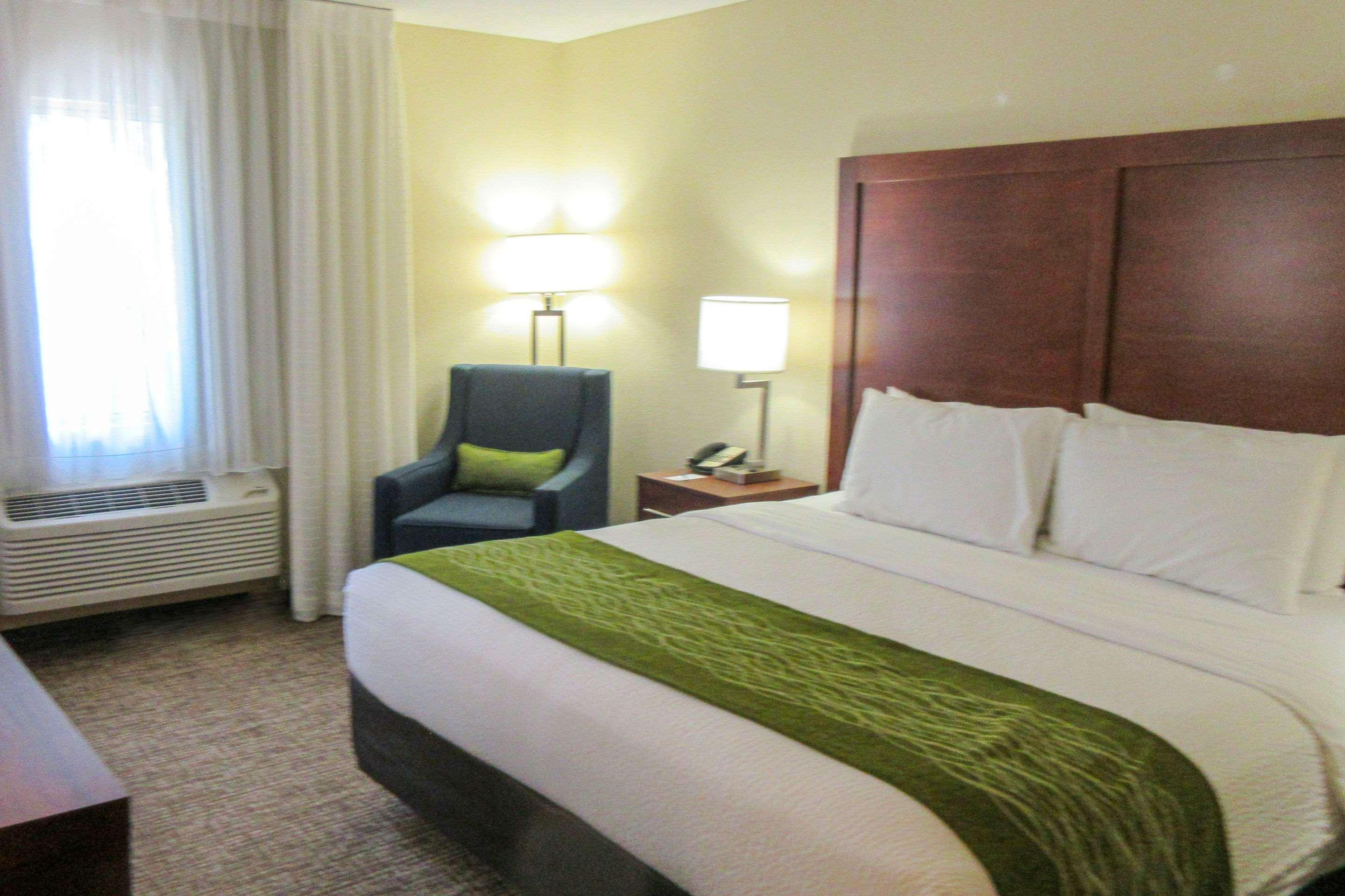 Comfort Inn & Suites Phoenix North - Deer Valley Esterno foto
