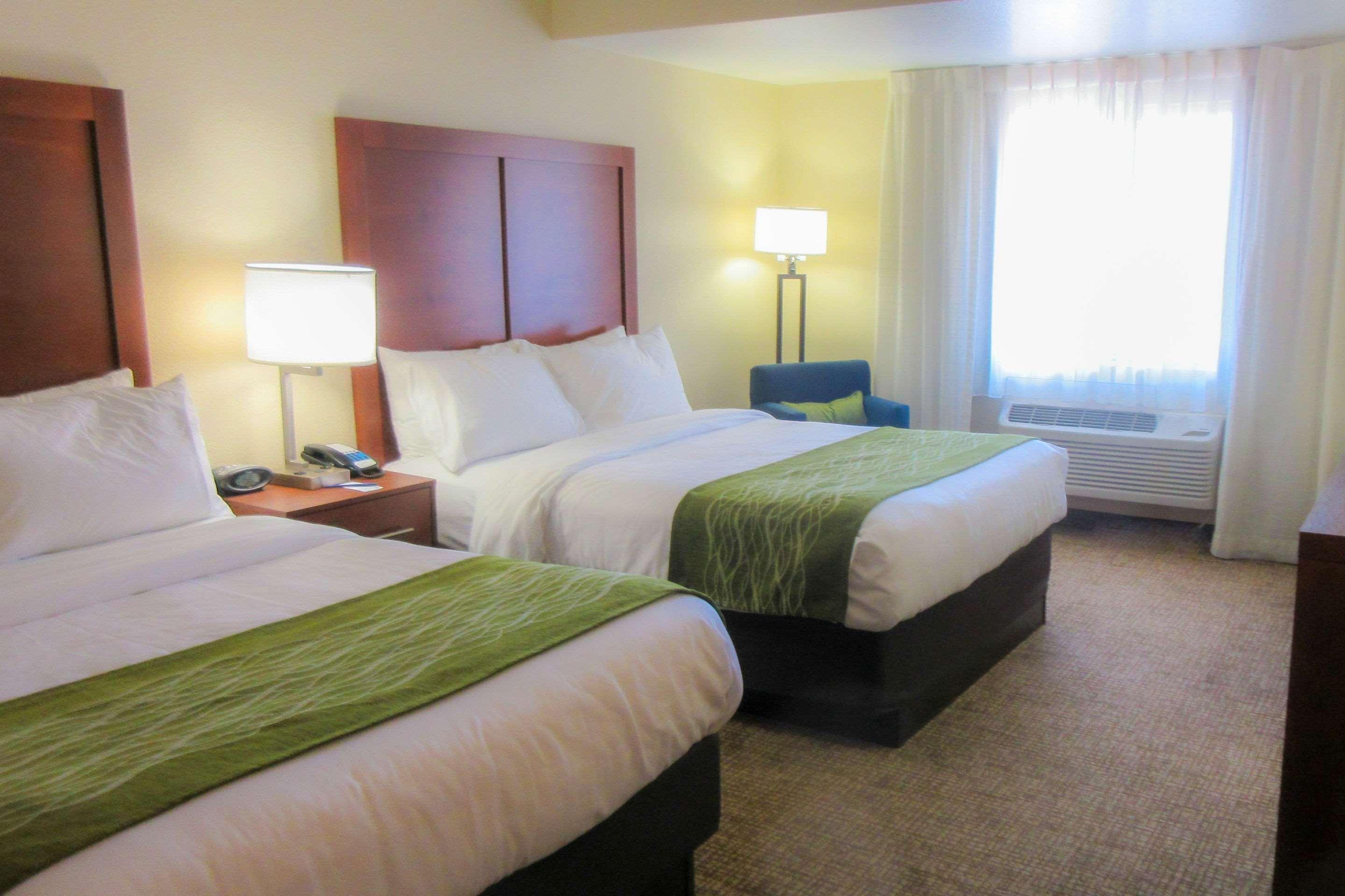 Comfort Inn & Suites Phoenix North - Deer Valley Esterno foto