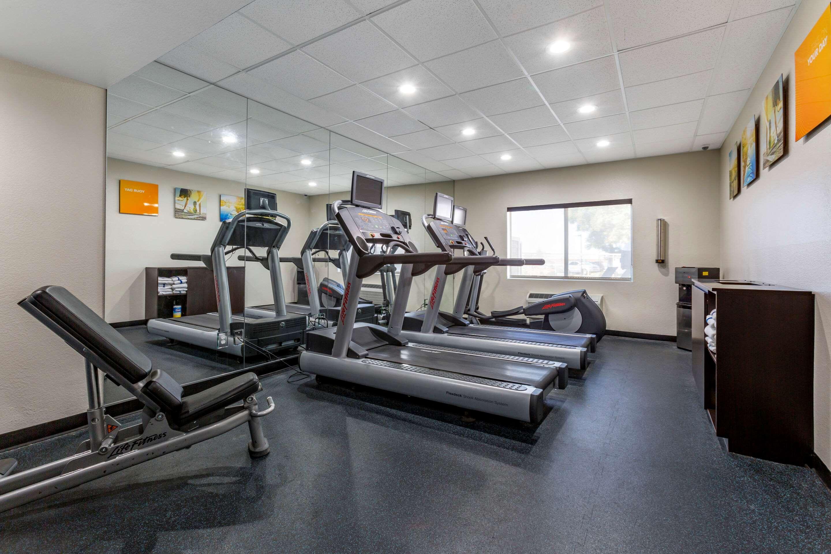 Comfort Inn & Suites Phoenix North - Deer Valley Esterno foto