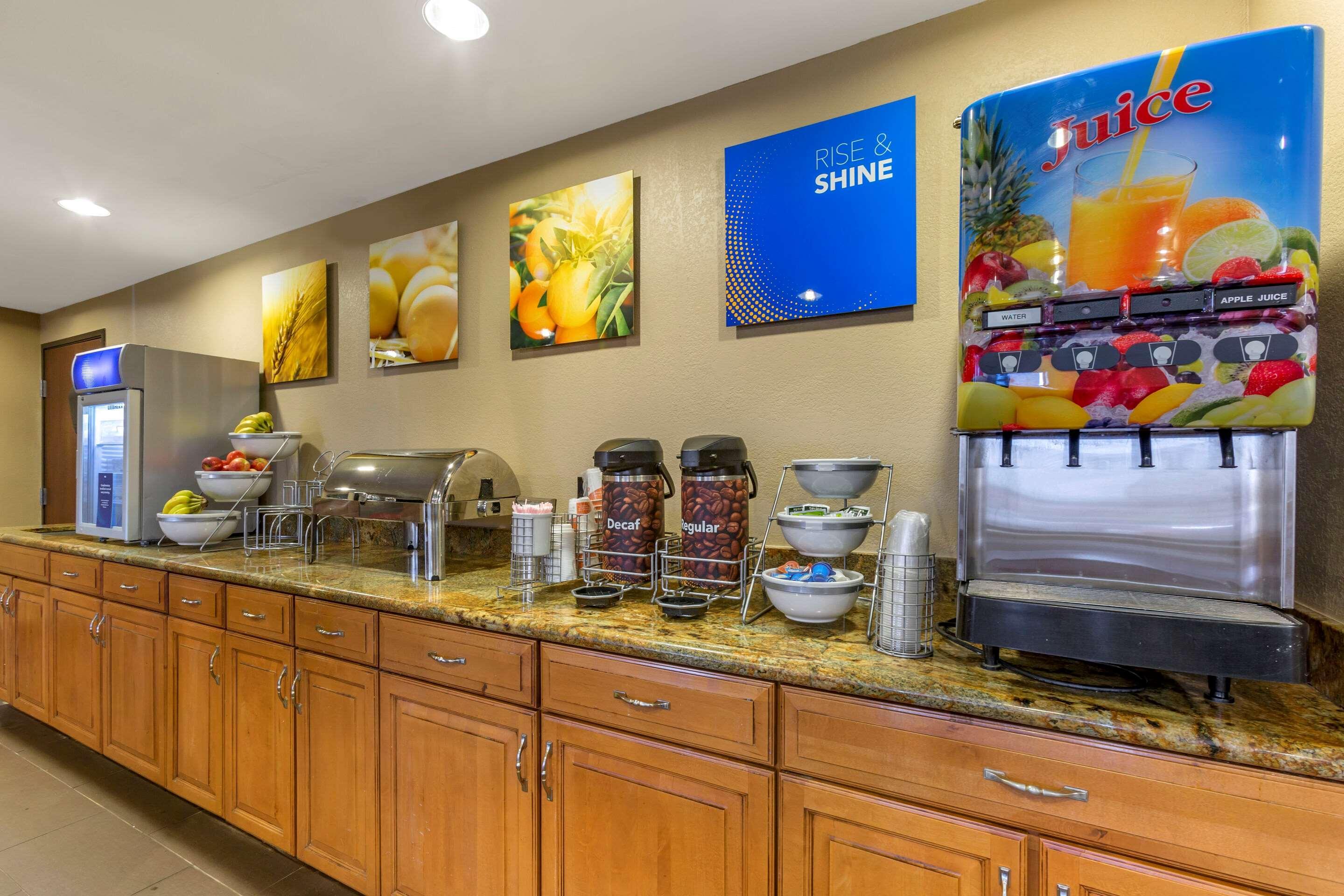 Comfort Inn & Suites Phoenix North - Deer Valley Esterno foto