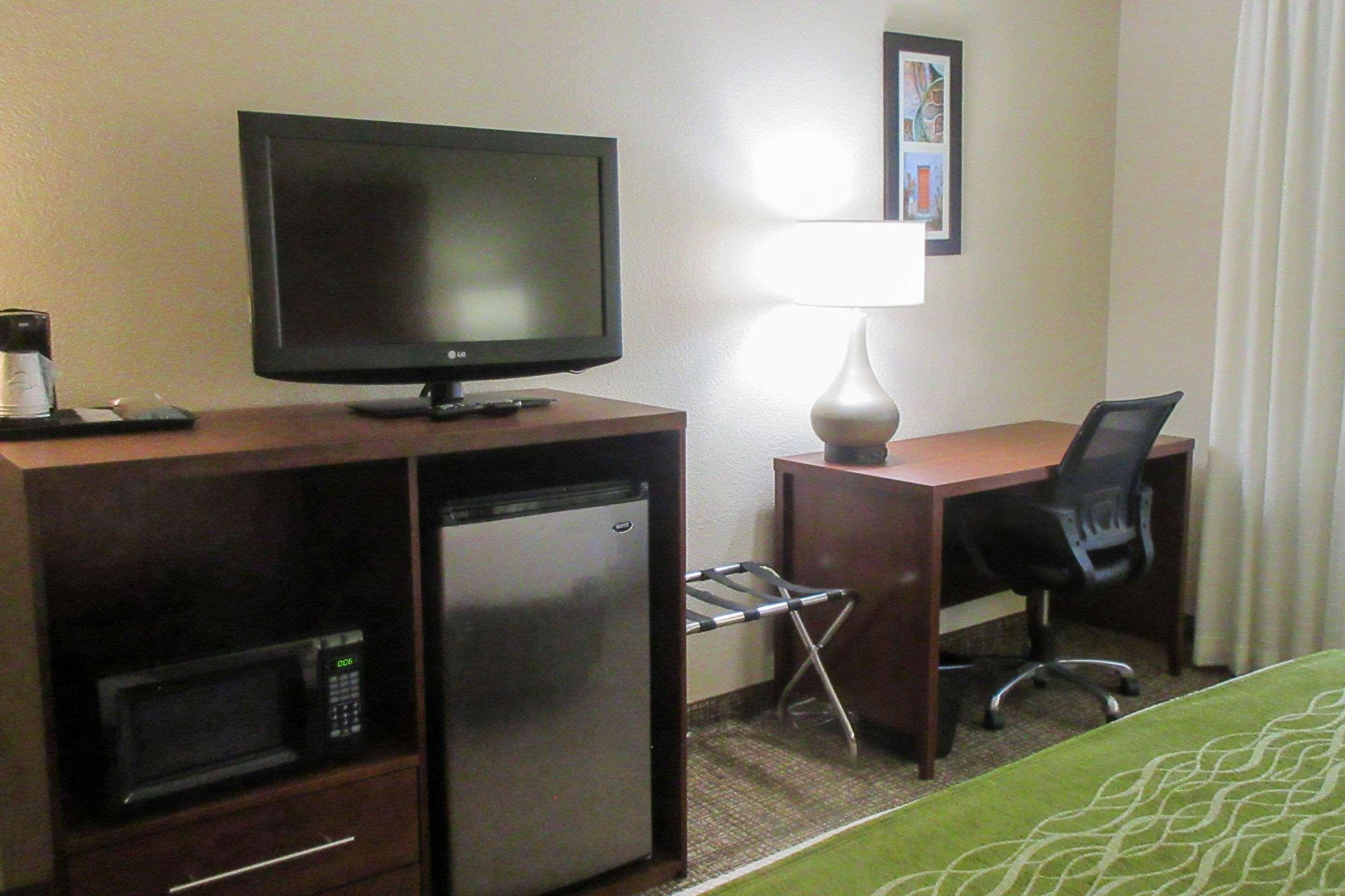 Comfort Inn & Suites Phoenix North - Deer Valley Esterno foto