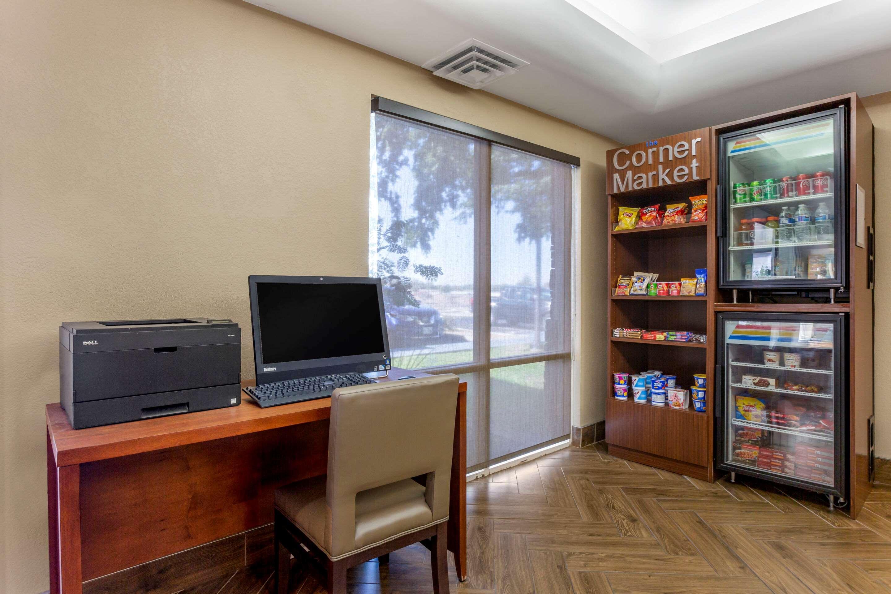 Comfort Inn & Suites Phoenix North - Deer Valley Esterno foto