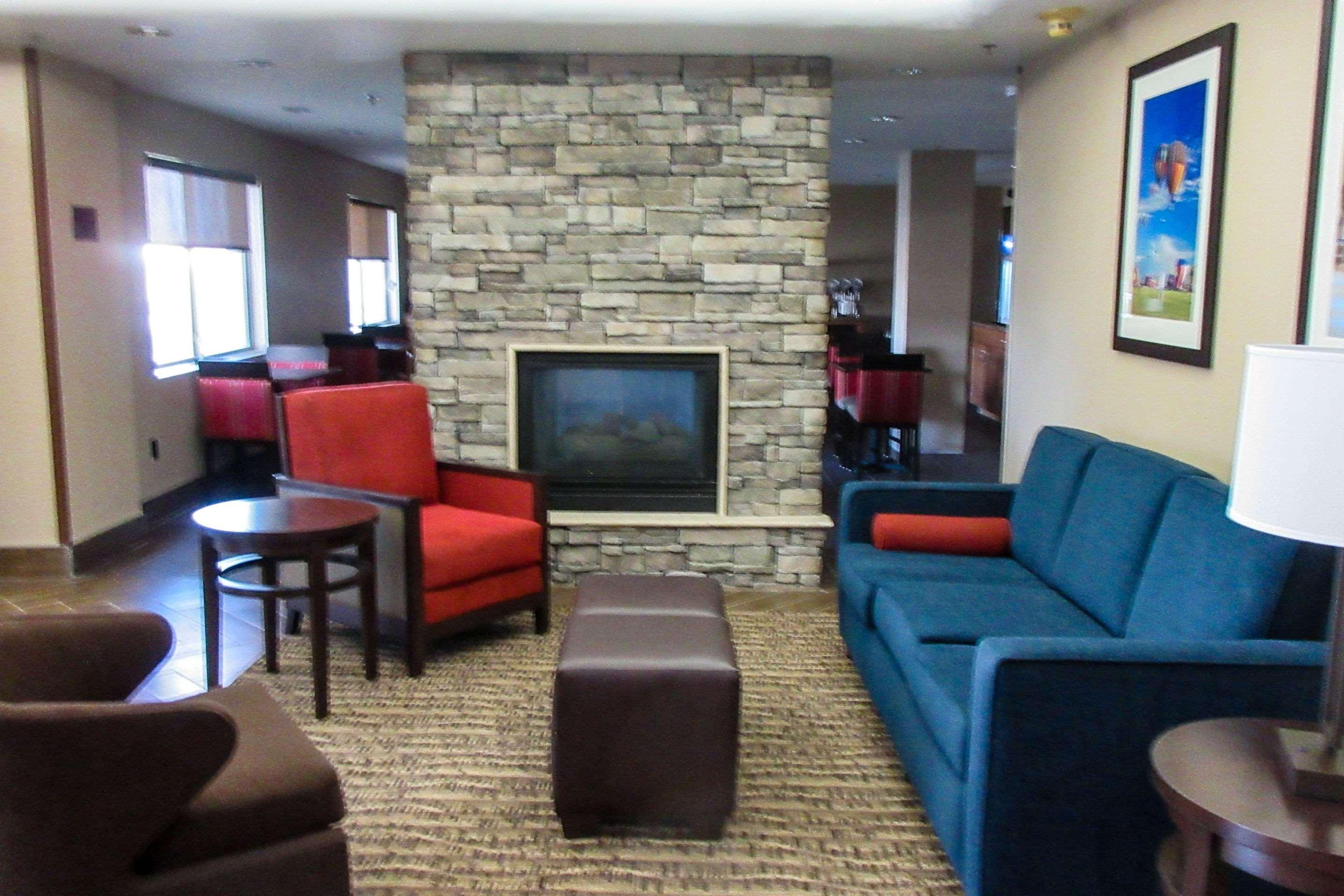 Comfort Inn & Suites Phoenix North - Deer Valley Esterno foto