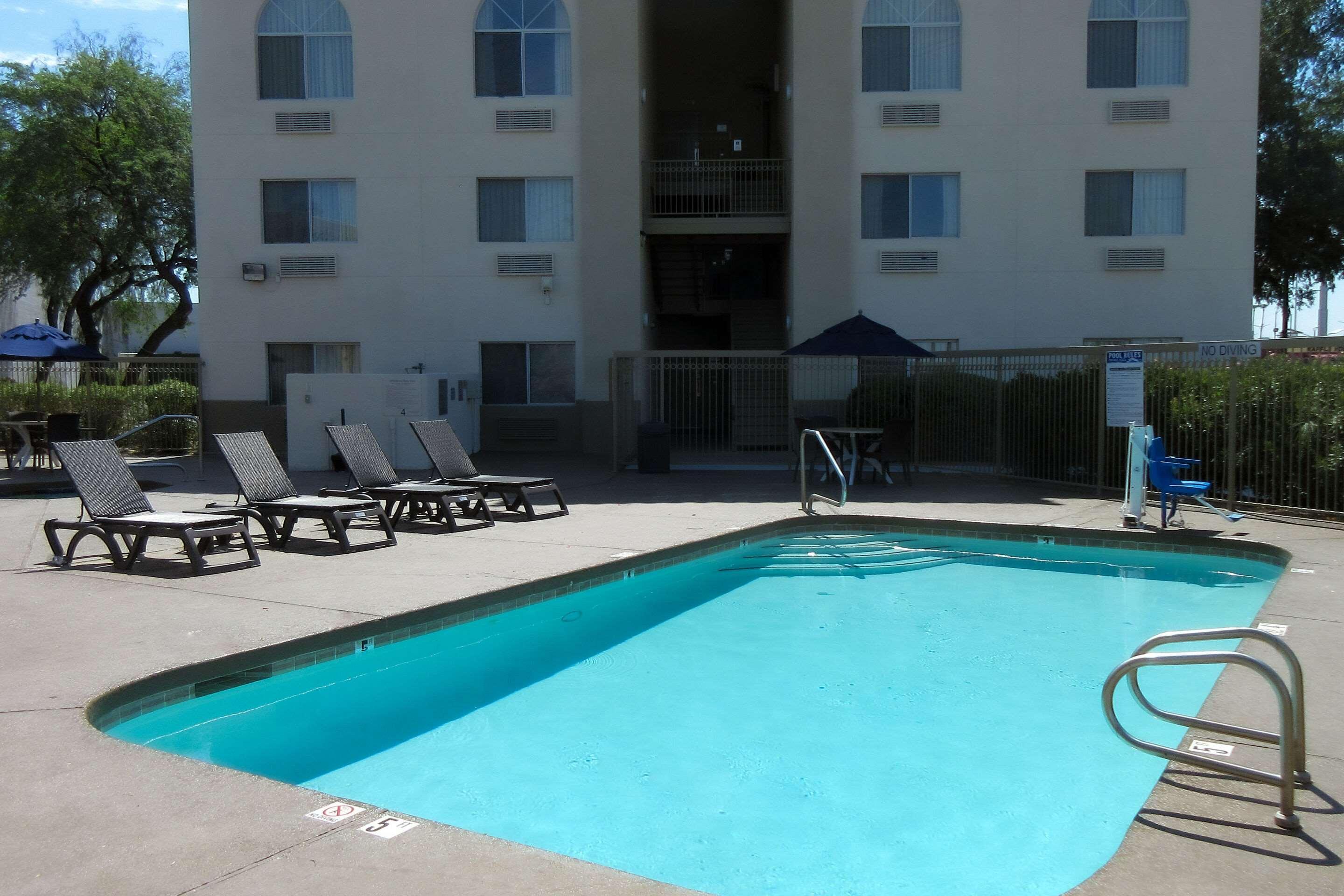 Comfort Inn & Suites Phoenix North - Deer Valley Esterno foto