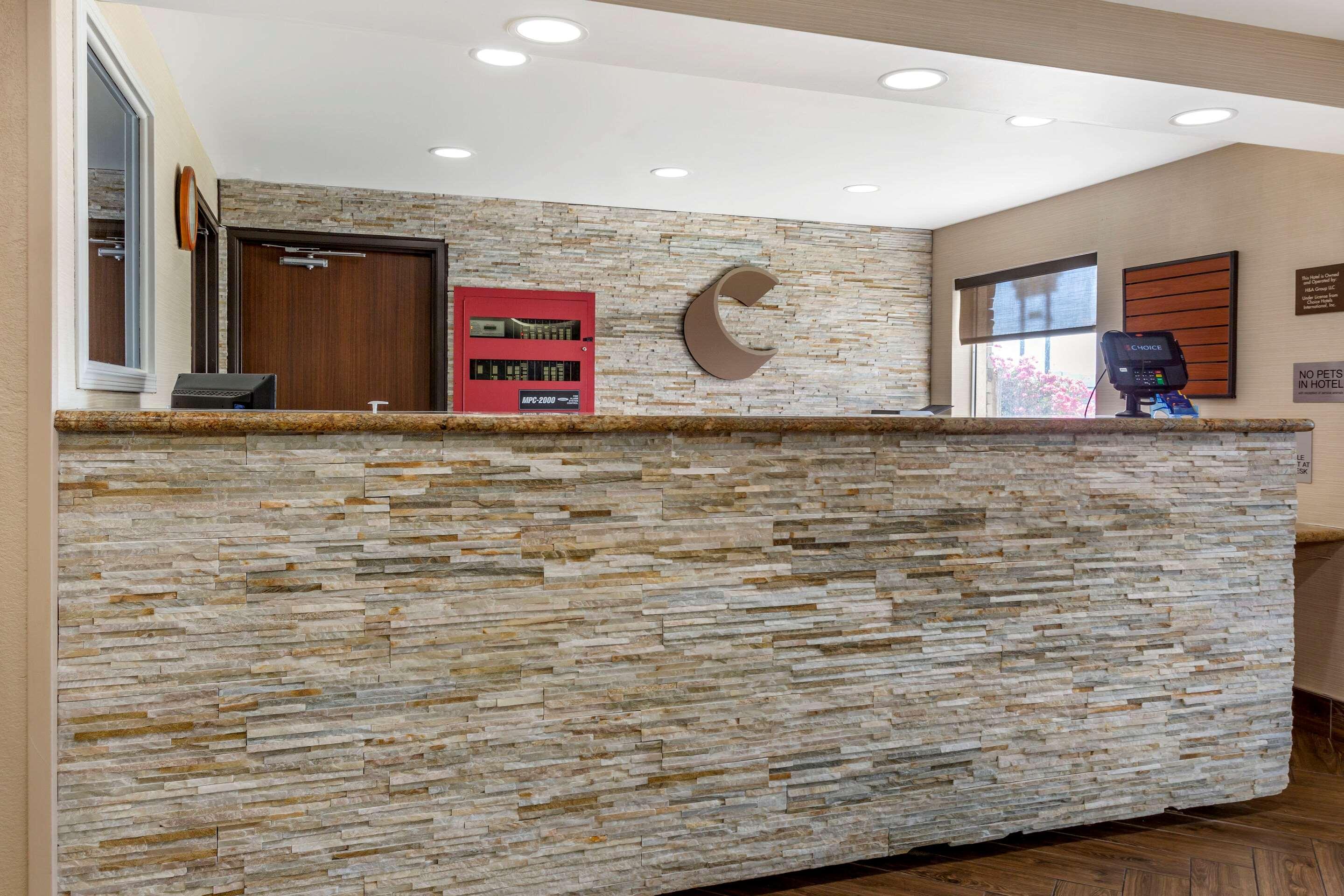 Comfort Inn & Suites Phoenix North - Deer Valley Esterno foto