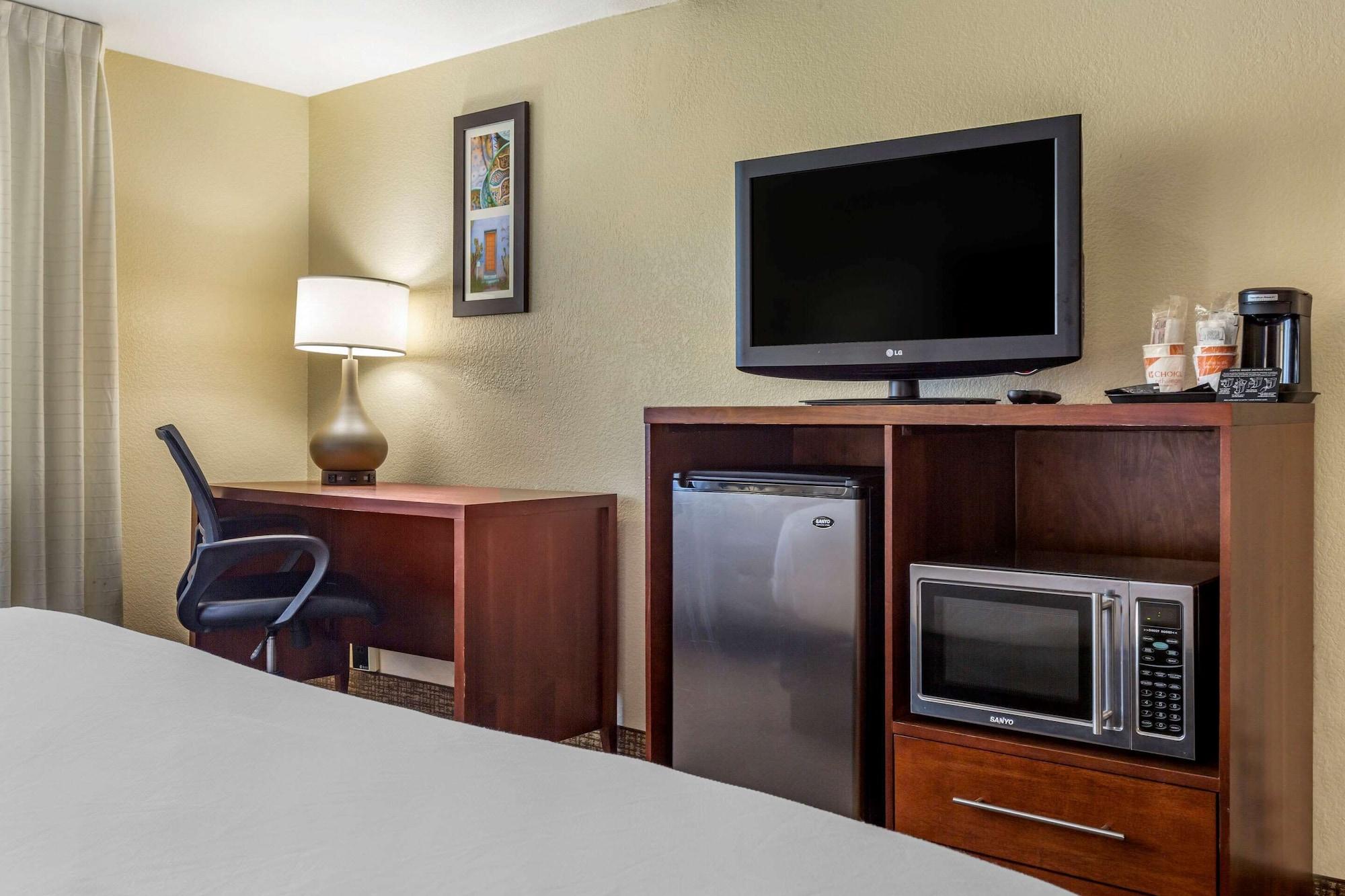 Comfort Inn & Suites Phoenix North - Deer Valley Esterno foto