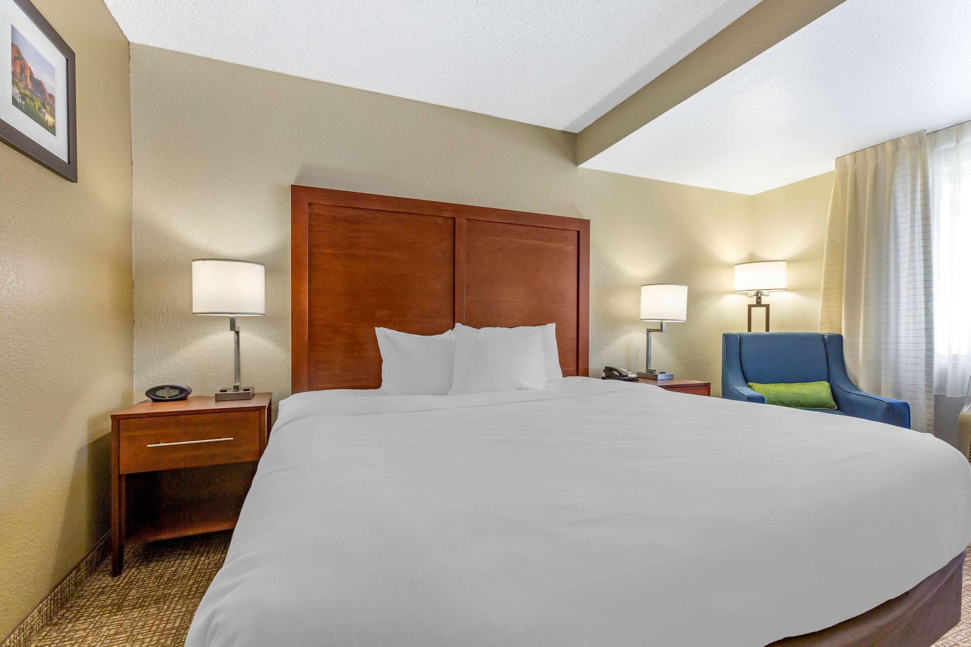 Comfort Inn & Suites Phoenix North - Deer Valley Esterno foto