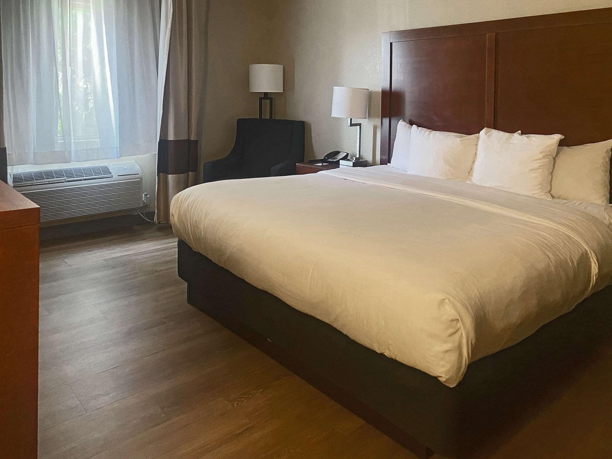 Comfort Inn & Suites Phoenix North - Deer Valley Esterno foto